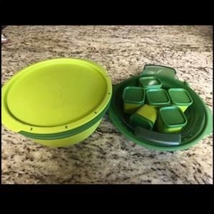 Tupper ware